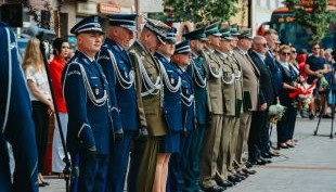 Święto Policji w Bartoszycach. Awanse, wyróżnienia i ważne słowa o codziennej służbie